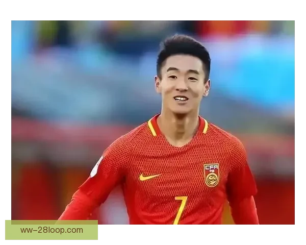韦世豪加盟成都蓉城首秀表现活跃引球迷热议 韦世豪加盟成都蓉城首秀表现活跃引球迷热议